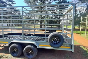 Remorque de transport de bétail et de chevaux 45m à double essieu, semi-remorque galvanisée à chaud, transport lourd, GVWR, attelage par pare-chocs - Product Image 2