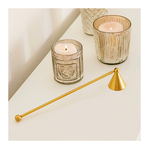 Accessoires de parfum d'éteignoir de chandelier de Noël en métal classique pour la décoration à la maison - Product Image 1