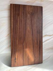 Planche à découper en noyer écologique élégante faite à la main Planche de cuisine en bois massif durable pour la préparation des aliments, le hachage et le service - Product Image 3