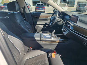 BMW Serie 7 740i LHD 2020 Usado en Buen Estado - Product Image 2