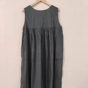 Robe longue en coton unie pour femmes |   Tissu respirant, confortable à porter au quotidien, coupe décontractée et relaxée - Product Image 1