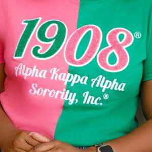 เสื้อทีมกรีกปี1908 xaka ของผู้หญิงเสื้อสโมสรเสื้อยืดสีชมพูและสีเขียวเสื้อผ้ากรีกดีไซน์ครึ่งครึ่ง2025ตามสั่ง - Product Image 5