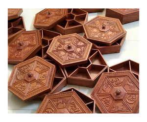 Caja de bambú a granel personalizable Regalo de madera maciza y embalaje de almacenamiento Caja de madera hecha a mano - Product Image 1