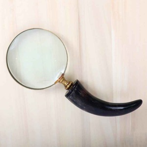 Loupe à poignée en corne de buffle, fabriquée à la main pour une lecture de précision et un style vintage classique, de haute qualité - Product Image 2