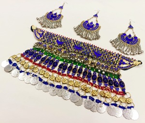 Conjunto de joyería de tres piezas de acero inoxidable tribal afgano étnico hecho a mano para mujer, diamantes de imitación de cristal, cuentas multicolores colgantes - Product Image 1