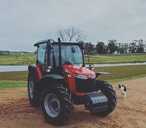Tractor de orugas Massey Ferguson 399 4WD de 160HP con bajo mantenimiento y alta durabilidad para necesidades agrícolas. - Product Image 6