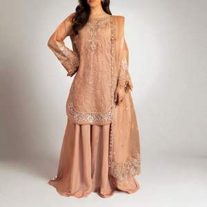 Vente en gros de femmes prêt-à-porter ensemble de costume décontracté élégant haut à manches longues et pantalon pour le travail et les voyages tissu doux confortable - Product Image 1