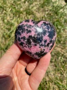 Venta al por mayor de piedras preciosas de corazón hinchadas de cuarzo Rodonita natural tallas hermosos cristales de ágata para Feng Shui decoración del hogar curación - Product Image 5