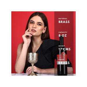 Copa de Vino de Lujo Plateada en Plata sobre Latón |   Copa de Cáliz Grabada para Decoración de Bar de Bodas, Estilo Vintage, Vajilla Premium - Product Image 2