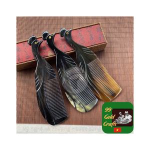 Peigne en corne de buffle fait main durable Peigne à cheveux poli naturel Fournisseur pour le toilettage de la barbe et des cheveux Convient aux hommes et aux femmes - Product Image 3