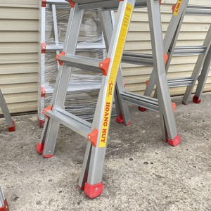 Echelle télescopique à 4 sections, pliante et extensible à 6 marches, outil polyvalent pour l'extérieur, supermarché, escalier, entrepôt. - Product Image 1