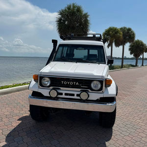 Toyota Land Cruiser HZJ75 Troopy de 1992 (DISPONIBLE CON VOLANTE A LA IZQUIERDA Y A LA DERECHA) - Product Image 1