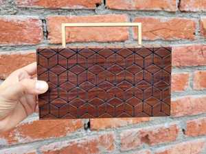 Bolsos de mano de madera modernos y elegantes para mujeres a la moda que aman la moda inspirada en la naturaleza a precio de mayoreo - Product Image 4