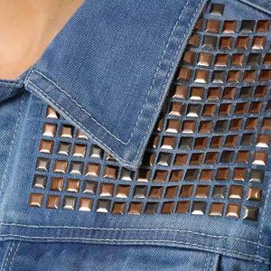 Chaqueta Vaquera Corta con Logotipo Personalizado para Mujer, Chaqueta Vaquera de Manga Larga con Cuentas de Perlas, Estilo Holgado - Product Image 5