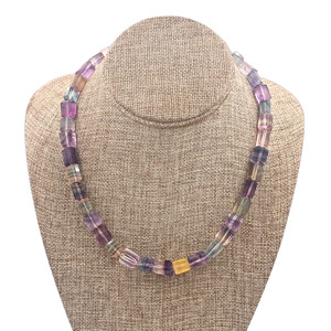 Collar de cuentas hecho a mano ajustable de boda clásico chapado en oro de plata de ley con forma de pepitas facetadas de fluorita Febrero - Product Image 5