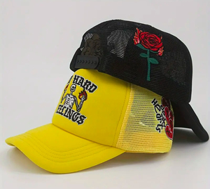 Casquettes de baseball ajustables personnalisées en sergé et maille, style trucker décontracté, en polyester, avec visière respirante en PVC, logo brodé et embossé - Product Image 1