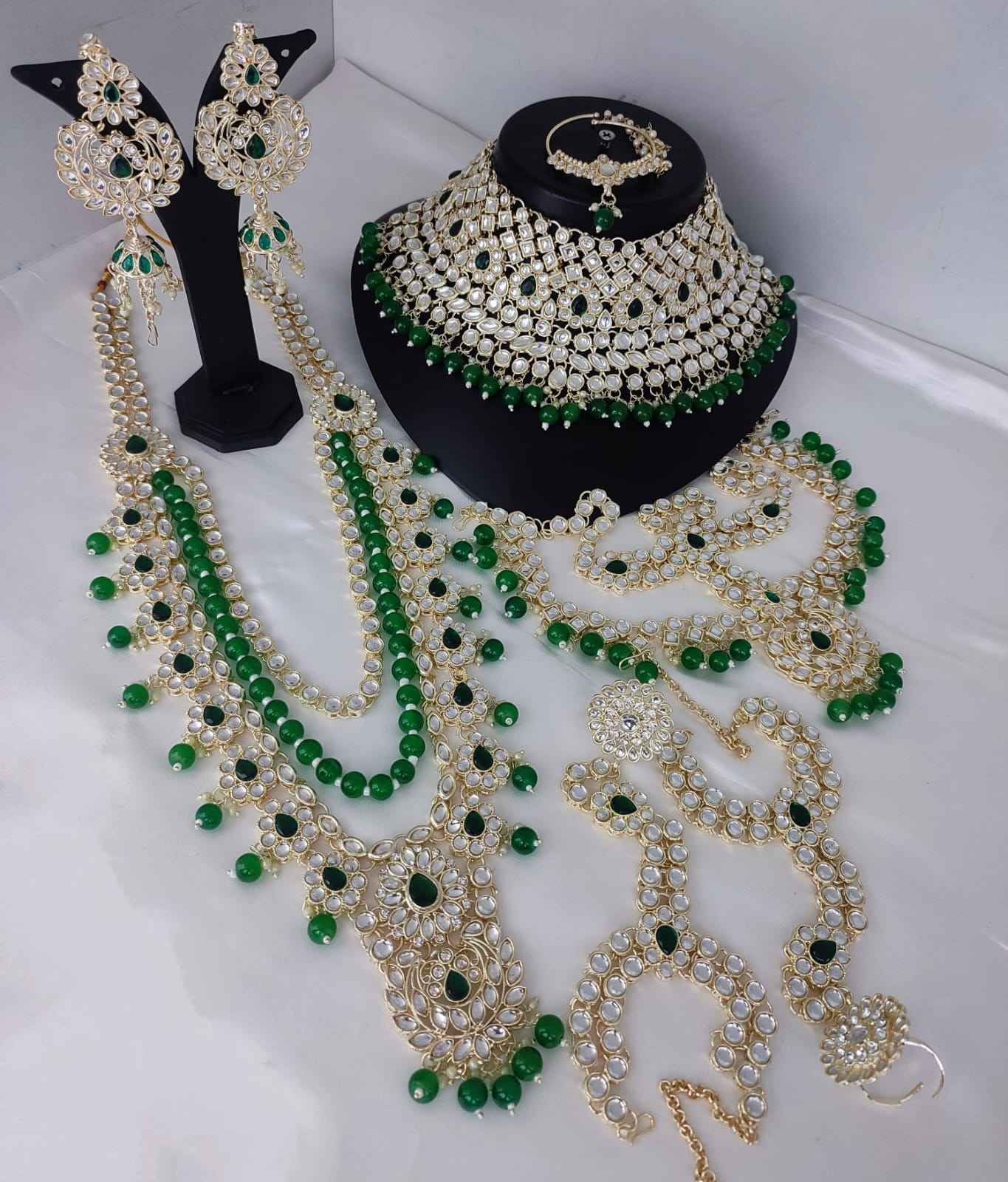 สีเขียว