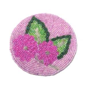 Posavasos de té con cuentas hechos a mano de elegancia atemporal diseño Floral con patrón de jarrón forma redonda para decoración de mesa elegante - Product Image 3