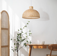 Lampe suspendue en bambou LED moderne, vente chaude, abat-jour en osier pour la décoration de la maison, éclairage de plafond carré pour le salon
