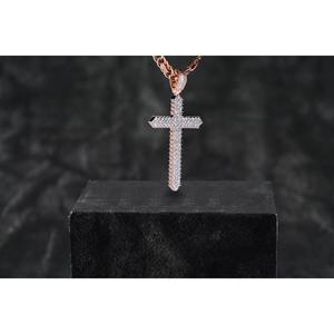 Colgante de Plata de Ley 925 con Moissanita VVS, Pequeño Colgante de Cruz, Moissanita con Efecto Hielo, Pasa el Test de Diamantes, Joyería - Product Image 3