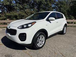 Precio bajo, Kia Sportage LX 2019 usado en venta - Product Image 1