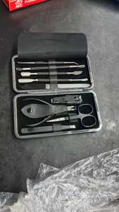 Juego de 15 Herramientas para Uñas, Kit Profesional de Reparación de Pies con Gradiente de Acero Inoxidable, Kit de Belleza con Tijeras para Uñas - Product Image 3