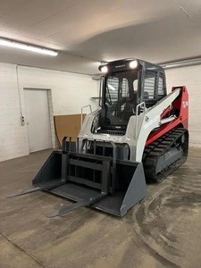 รถตักล้อยางขนาดเล็ก Takeuchi TL12V2 คุณภาพเยี่ยม พร้อมปั๊ม KYB เครื่องยนต์ดีเซล เกียร์ ระบบยกน้ำหนักสูง ยางรองรับน้ำหนักได้ดี - Product Image 2