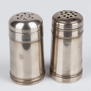 Elegante Molino de sal y pimienta de latón con superficie martillada antigua artesanal Diseñado para interiores de comedor decorativos - Product Image 5