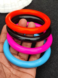 Bracelets traditionnels en résine faits à la main, écologiques et de haute qualité, bracelets colorés à la mode pour femmes, conception sur mesure et en gros - Product Image 4