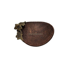 Plat ovale en aluminium de qualité supérieure avec poignée en métal pour servir des fruits, des noix et des collations Vaisselle élégante pour la maison et les fêtes - Product Image 1