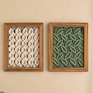 Décoration murale en macramé avec cadre en bois élégant, décoration murale artisanale pour la maison, salon et exposition de célébrations, en provenance d'Inde - Product Image 1