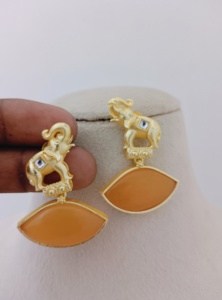 Ensemble de boucles d'oreilles en laiton doré Regal Gajamukta personnalisable, motif éléphant lourd, motif géométrique, produit en vrac - Product Image 3