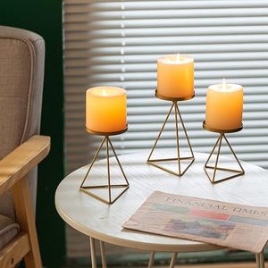 Vente en gros de décoration d'hôtel nouveau style de bougeoir maison accent métal fer plaqué or bougie vase lampe en verre - Product Image 4