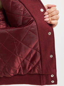 Veste universitaire courte pour femme 2025, couleur personnalisée, respirante, imperméable, séchage rapide, laine/polyester, nylon, col rond, logo personnalisé, OEM - Product Image 3