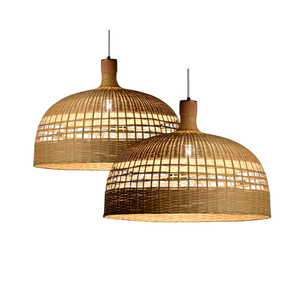 Experimenta la serenidad en cada brillo: candelabros colgantes de bambú y ratán hechos a mano en Vietnam, cubierta de lámpara de pantalla - Product Image 1