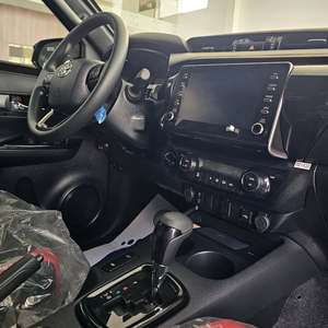 TO-YO-TAA Hilux Adventure SR5 USADO 2024 - Product Image 3