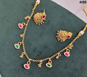 Joyería de moda para mujer para función de boda piedra Kundan tachonada con conjunto chapado en oro antiguo con pendiente de lujo para mujer - Product Image 6