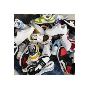 Venta al Por Mayor de Lotes de Zapatos Usados Deportivos Casuales para Hombre, Zapatillas de Deporte Tipo Mixto en Stock Color Negro, Tenis de Moda - Product Image 6