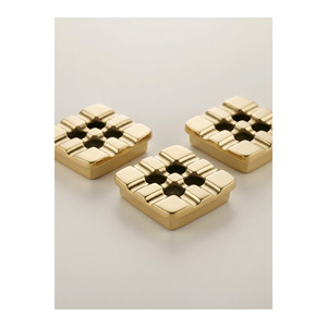 Cenicero Cuadrado de Latón de 8x8x3 cm para Mesa, para Cafetería, Restaurante, Hotel, Cenicero Decorativo para Espacios Exteriores e Interiores - Product Image 3