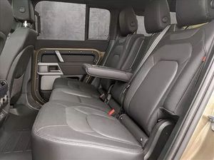 2020 Land R-over Defender 110 SE - Product Image 4