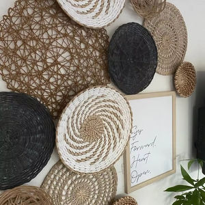 Elegantes piezas de decoración montadas en la pared hechas a mano con tela de metal MDF y madera natural para interiores con estilo - Product Image 1