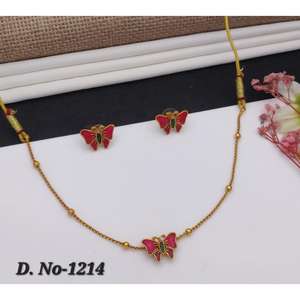 Elegant <b>Pearl</b> Women Pendant <b>Set</b> with <b>Earrings</b> Lightweight Jewelry for Party Office <b>and</b> Formal Wear Use Available for Wholesale - Product Image 4