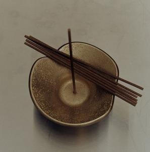 Compact shell inspired <b>incense</b> <b>holder</b> with textured surface designed to hold <b>incense</b> <b>stick</b> securely while collecting ash suits - Product Image 6
