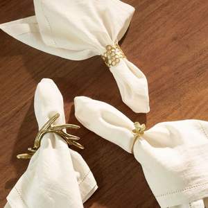 Anneaux de serviette en fer forgé avec design vintage orné pour décoration de table d'événement de qualité supérieure et style de mariage rustique. - Product Image 1