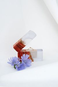 GUIDE MONTRES RUSTIQUE FAIT À LA MAIN Vente en gros de propositions de fiançailles Mariage Boîte à bagues à bijoux en bois et en résine à double fente unique - Product Image 6