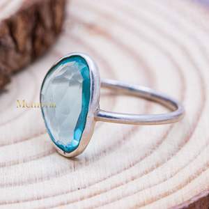 Topaze bleue faite à la main pierre précieuse Simple bague délicate bague en forme de trillion 925 bijoux en argent Sterling pierre de naissance - Product Image 3