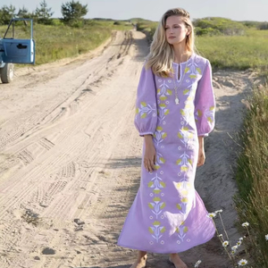 ชุดเดรสปักลายสไตล์โบฮีเมียนชุดเดรสยาวคอ V คอตตอนปักด้วยมือสไตล์โบฮีเมียน100% ตกแต่งด้วยพู่ - Product Image 1