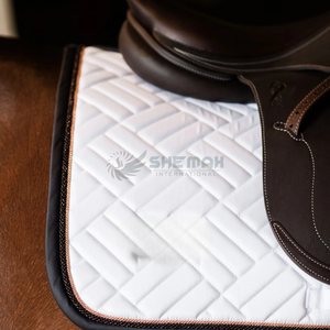 Meilleur design vente en gros tapis de selle de cheval anglais doublure intérieure douce maille design durable parfait pour tapis de selle équestre - Product Image 3