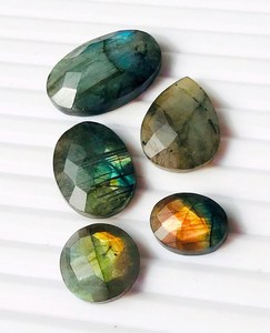 Lot de pierres précieuses en Labradorite à facettes multiples 108 carats environ forme mixte coupe polie pierre précieuse de Labradorite - Product Image 4
