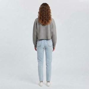 Sweat-shirt court personnalisé pour femme, col rond, manches longues, décontracté, doux et confortable, fournisseur de vêtements à marque privée - Product Image 4